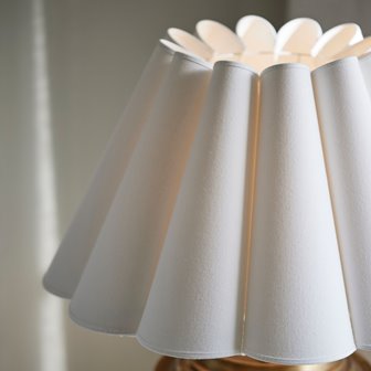 Mały biały abażur kwiat do lampki Freja 21cm detal